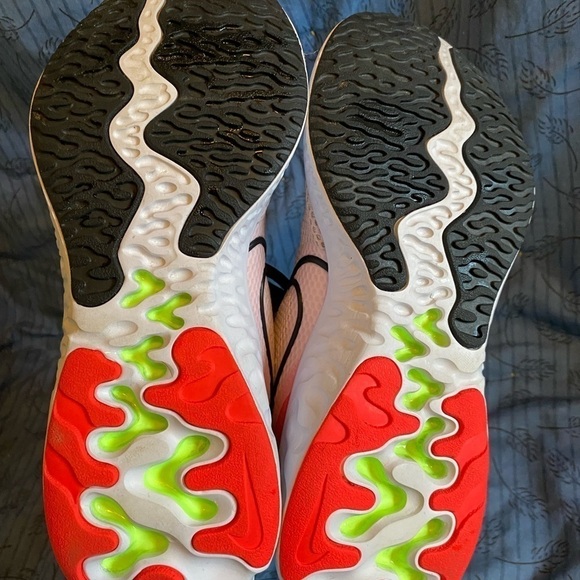 Nike renew run in pink foam colorway womens size 7 - Picture 5 of 7